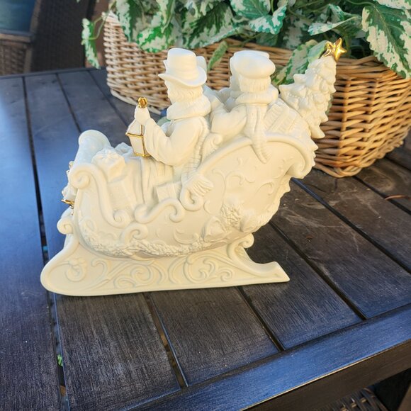 Vintage White with Gold Trim Porcelain Christmas Sleigh with family - Picture 9 of 16